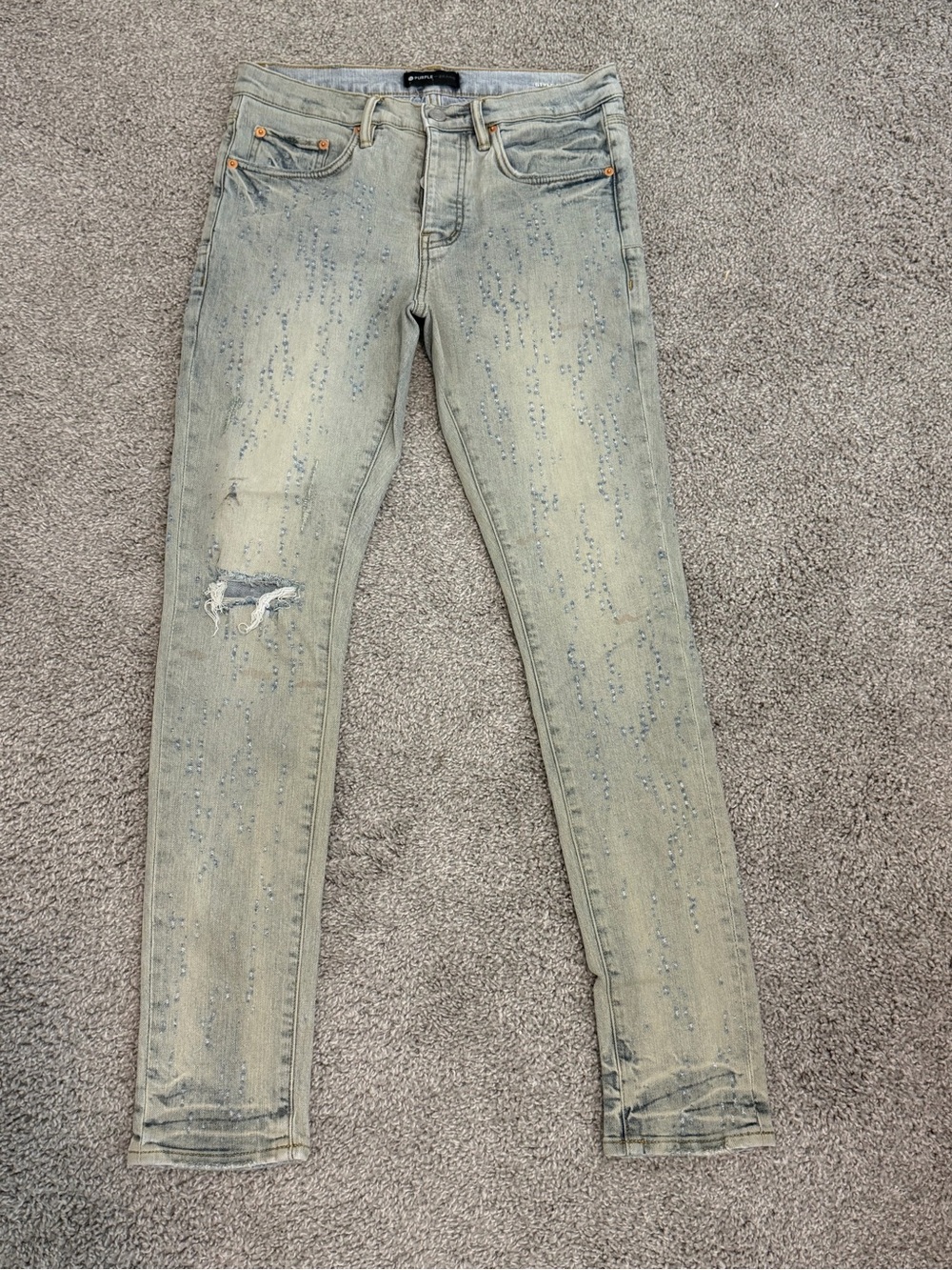 Men's Light Green Skinny Jeans with Subtle Distress - Unknown Brand